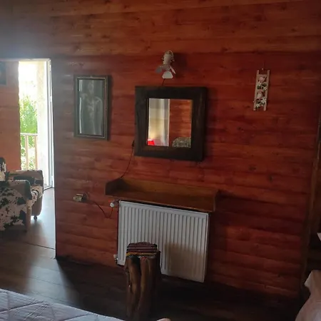 ο σκίουρος παραδοσιακοί ξενώνες 3* Oiti