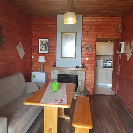 Maison d'hôtes ο σκίουρος παραδοσιακοί ξενώνες Oiti