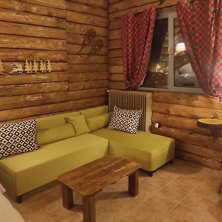 ο σκίουρος παραδοσιακοί ξενώνες Oiti