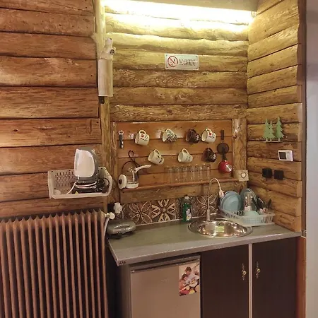 ο σκίουρος παραδοσιακοί ξενώνες Oiti