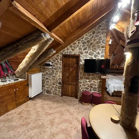 ο σκίουρος παραδοσιακοί ξενώνες Oiti