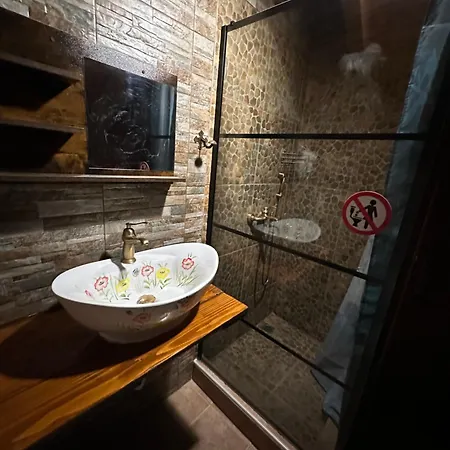 ο σκίουρος παραδοσιακοί ξενώνες 3* Oiti