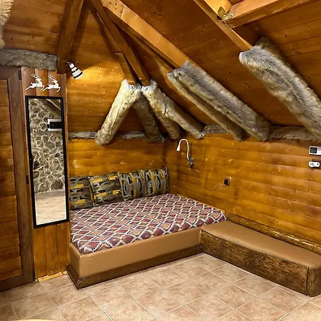 ο σκίουρος παραδοσιακοί ξενώνες Oiti