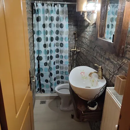 ο σκίουρος παραδοσιακοί ξενώνες Oiti